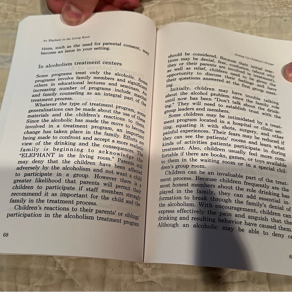 An elephant in the living room-leader’s guide for helping children of alcoholics - Picture 8 of 9